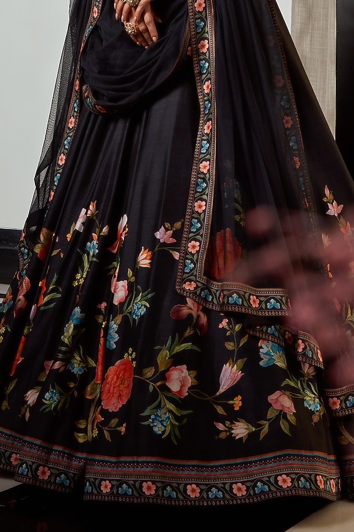 Black Printed & Embroidered Skirt Set by Ridhi Mehra at Pernia's Pop Up Shop