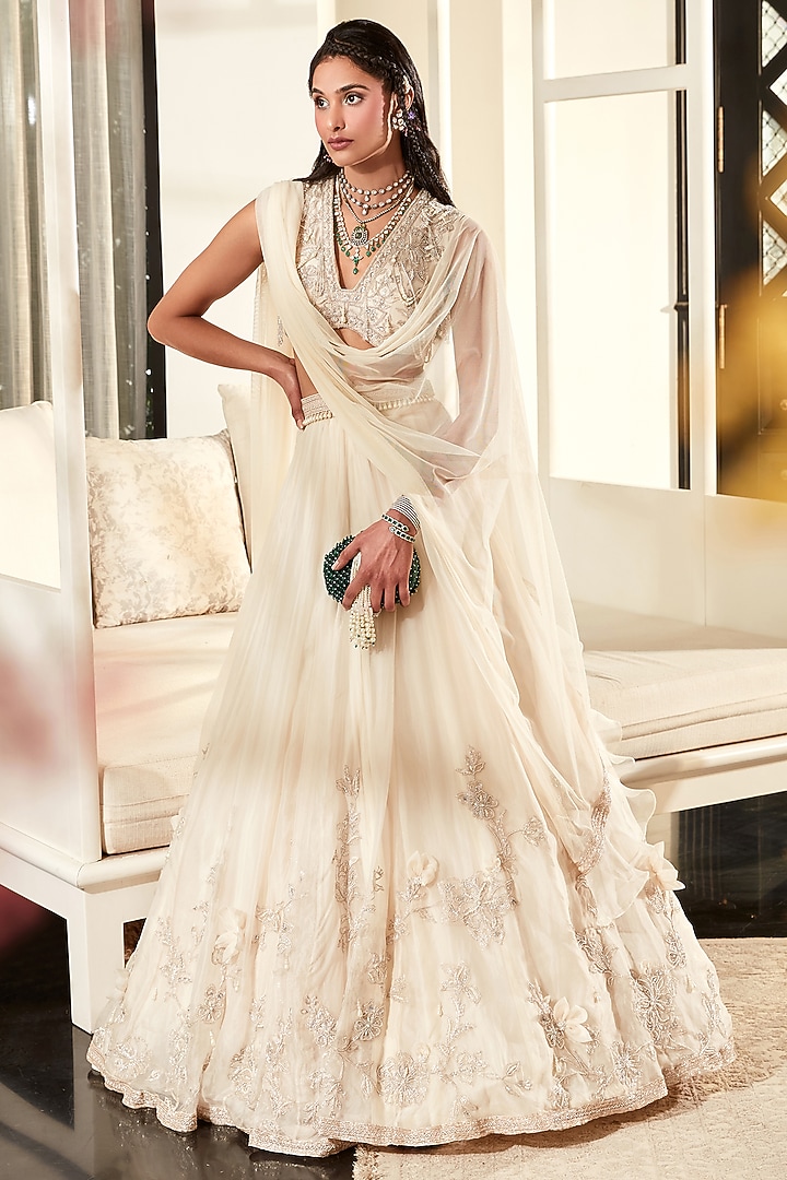 Dirty Ivory Embroidered Bridal Lehenga Set by Ridhi Mehra at Pernia's Pop Up Shop