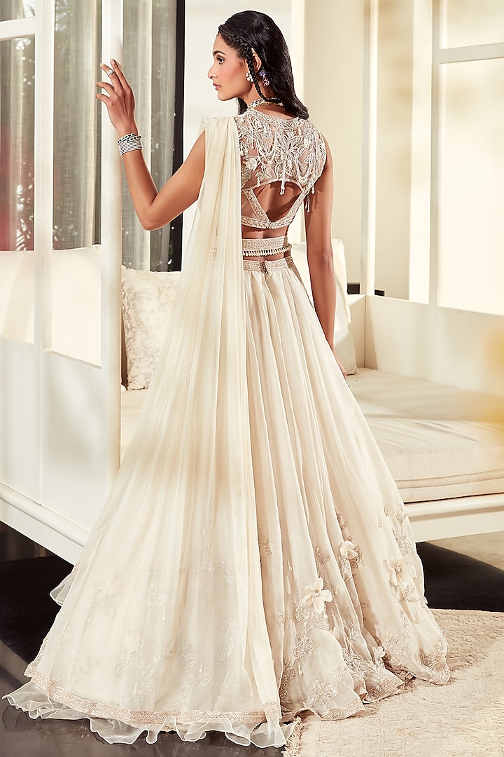 Dirty Ivory Embroidered Bridal Lehenga Set by Ridhi Mehra at Pernia's Pop Up Shop