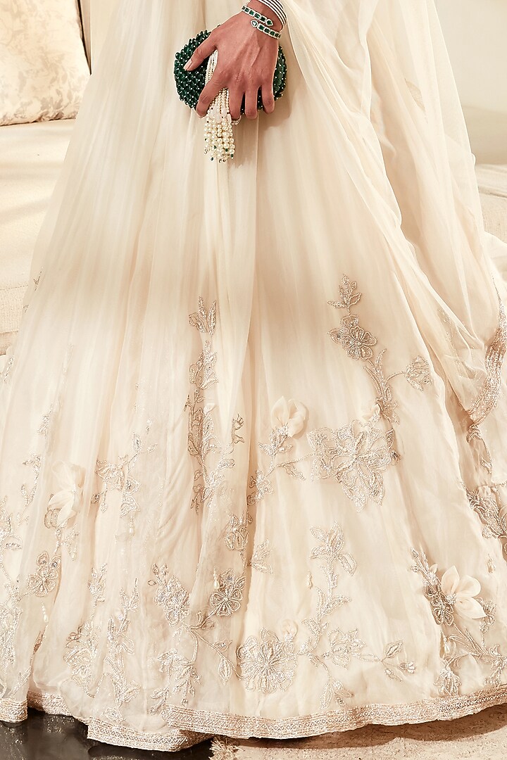 Dirty Ivory Embroidered Bridal Lehenga Set by Ridhi Mehra at Pernia's Pop Up Shop
