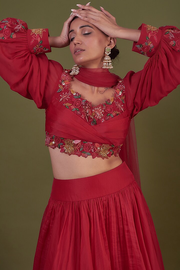 Red Organza & Net Embroidered Wedding Lehenga Set by Ridhi Mehra at Pernia's Pop Up Shop