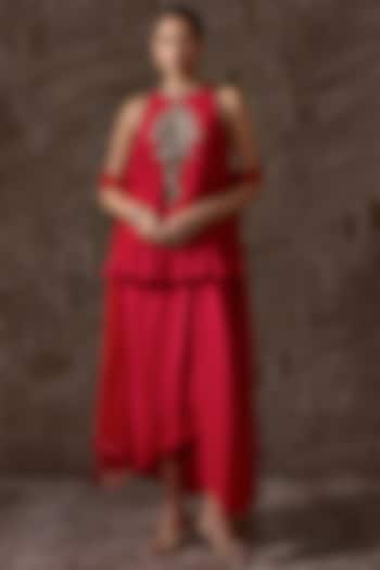 Red Chiffon Embroidered Short Kurta Set by Ridhi Mehra at Pernia's Pop Up Shop