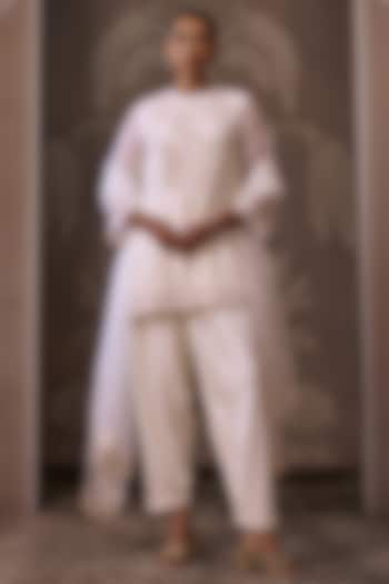 Ivory Organza Embroidered Kurta Set by Ridhi Mehra at Pernia's Pop Up Shop