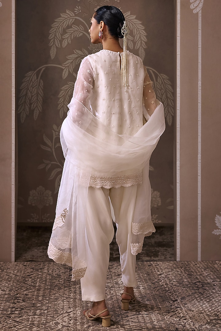 Ivory Organza Embroidered Kurta Set by Ridhi Mehra at Pernia's Pop Up Shop