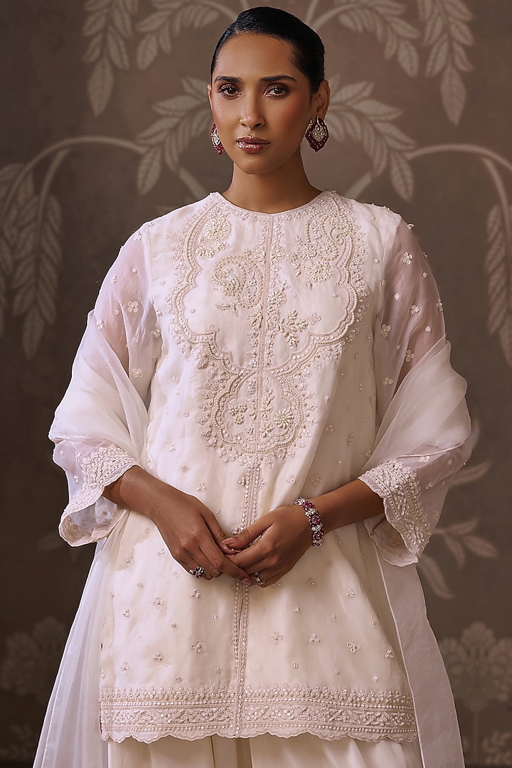 Ivory Organza Embroidered Kurta Set by Ridhi Mehra at Pernia's Pop Up Shop