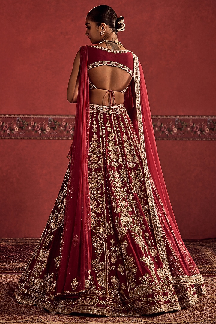 Red Georgette Embroidered Bridal Bridal Lehenga Set by Ridhi Mehra at Pernia's Pop Up Shop