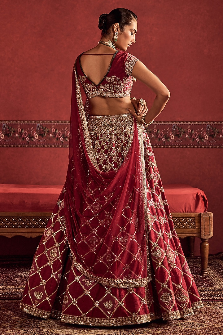 Red Raw Silk Embroidered Bridal Bridal Lehenga Set by Ridhi Mehra at Pernia's Pop Up Shop