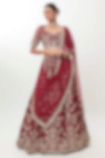 Red Raw Silk Embroidered Bridal Bridal Lehenga Set by Ridhi Mehra at Pernia's Pop Up Shop