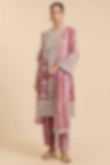 Fuchsia Tissue Booti Embroidered Kurta Set by Ridhi Mehra at Pernia's Pop Up Shop