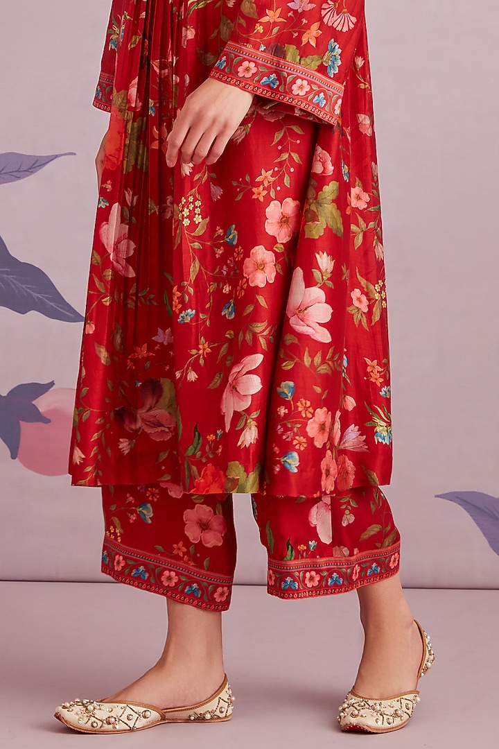Red Silk Printed & Embroidered Kurta Set by Ridhi Mehra at Pernia's Pop Up Shop