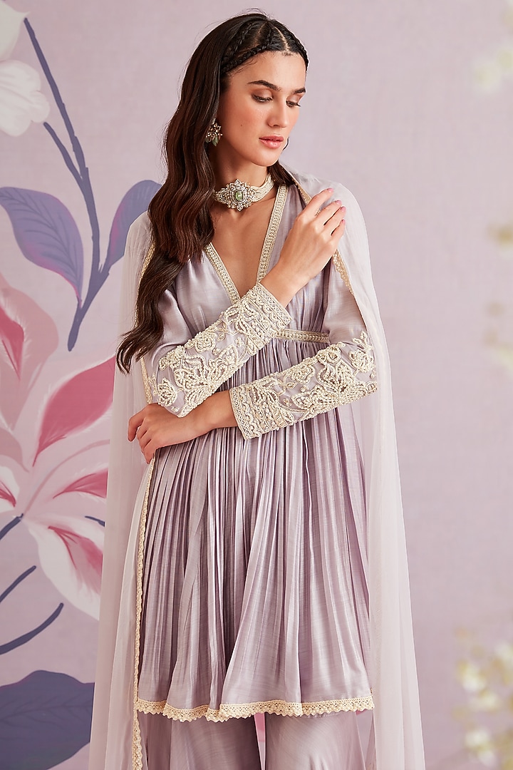 Lilac Embroidered Short Wedding Anarkali Set by Ridhi Mehra at Pernia's Pop Up Shop