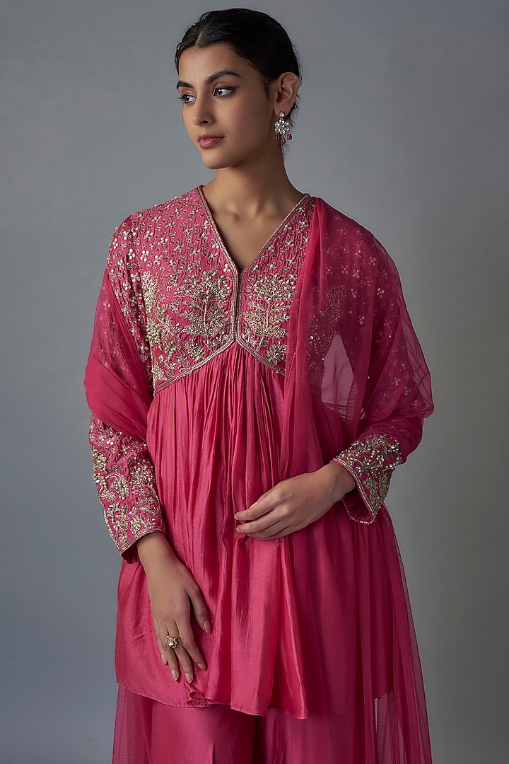 Royal Fuchsia Silk Gharara Set by Ridhi Mehra at Pernia's Pop Up Shop