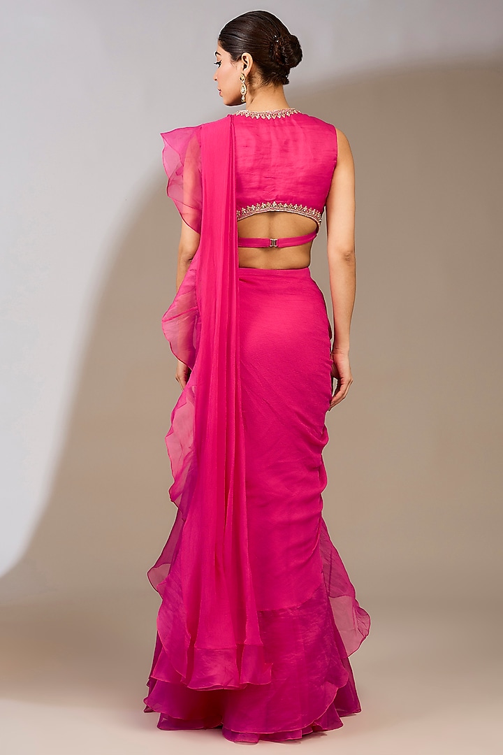Royal Fuchsia Chiffon Draped Ruffled Reception Saree Set by Ridhi Mehra at Pernia's Pop Up Shop