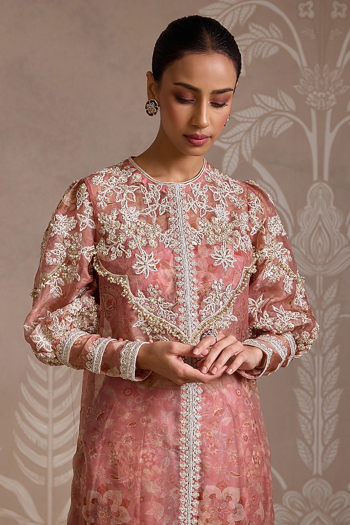 Coral Organza Printed & Embroidered Kurta Set by Ridhi Mehra at Pernia's Pop Up Shop