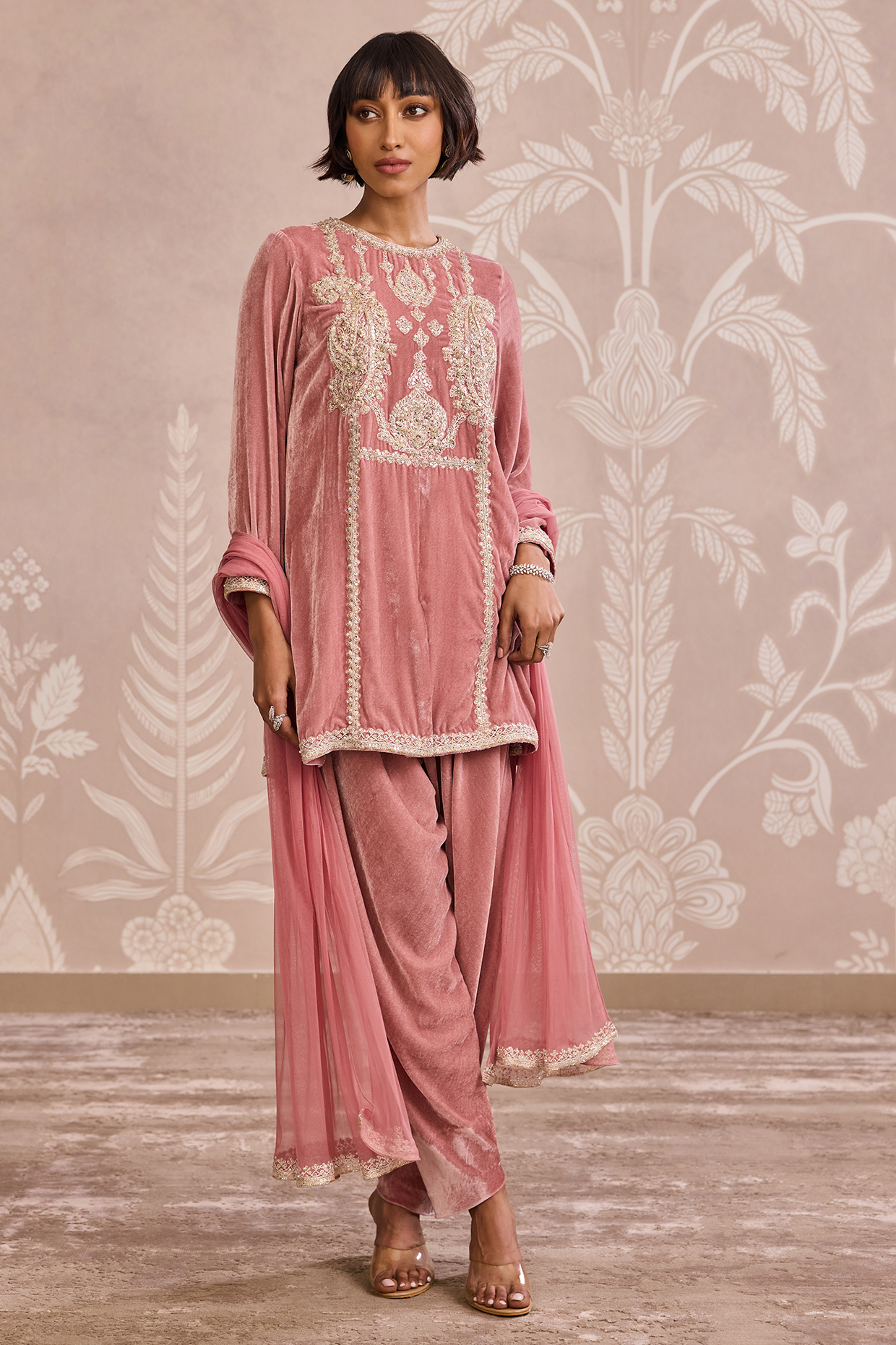 Onion Pink Velvet Placement Embroidered Kurta Set by Ridhi Mehra at Pernia's Pop Up Shop