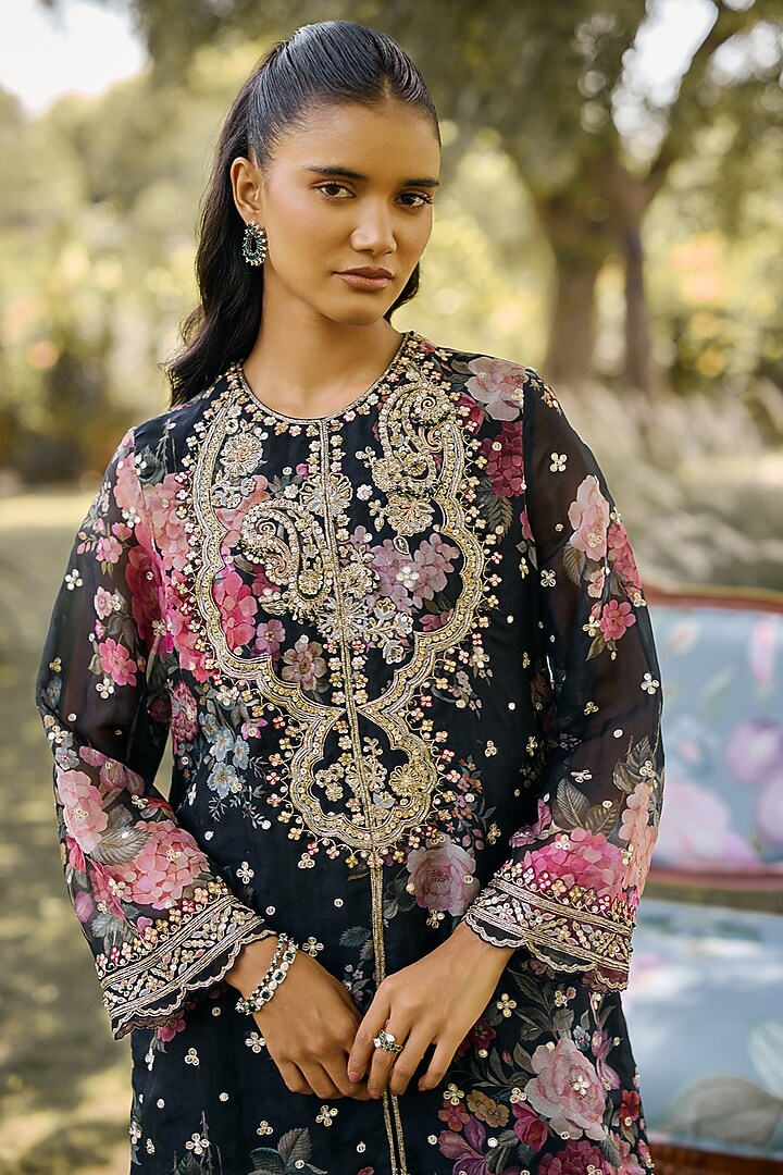 Black Organza Printed & Embroidered Kurta Set by Ridhi Mehra at Pernia's Pop Up Shop