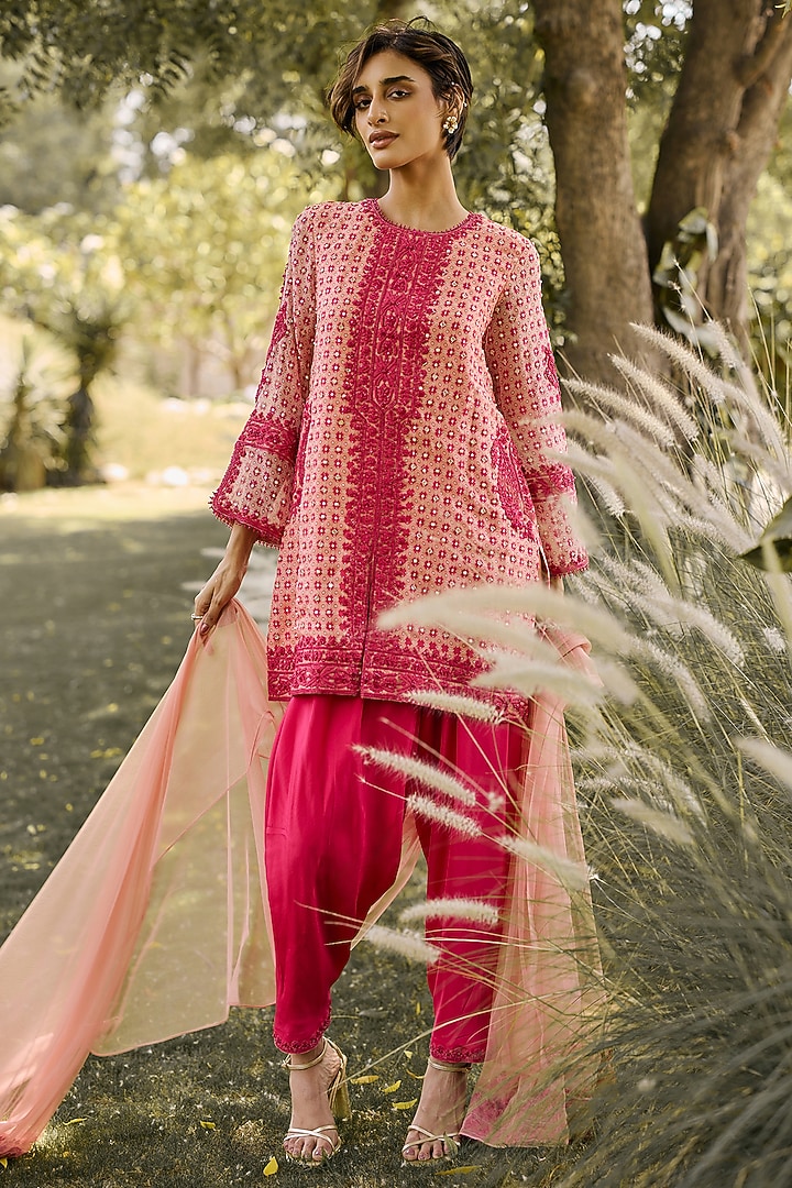 Pink Organza Printed & Embroidered Kurta Set by Ridhi Mehra at Pernia's Pop Up Shop