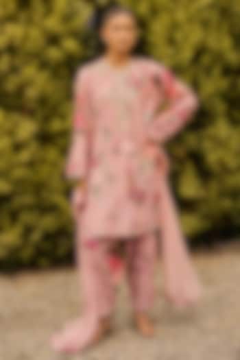 Dusky Pink Georgette Printed & Embroidered Kurta Set by Ridhi Mehra at Pernia's Pop Up Shop