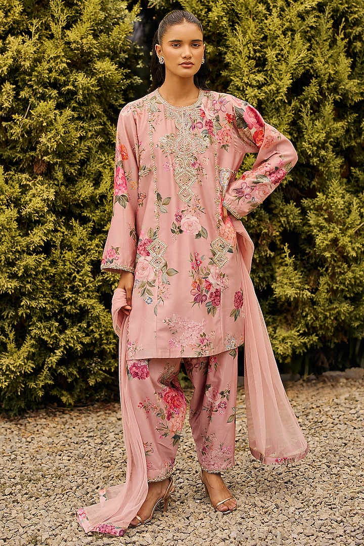 Dusky Pink Georgette Printed & Embroidered Kurta Set by Ridhi Mehra at Pernia's Pop Up Shop