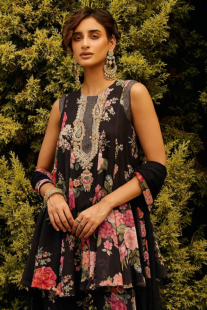 Black Georgette Printed Gharara Set by Ridhi Mehra at Pernia's Pop Up Shop