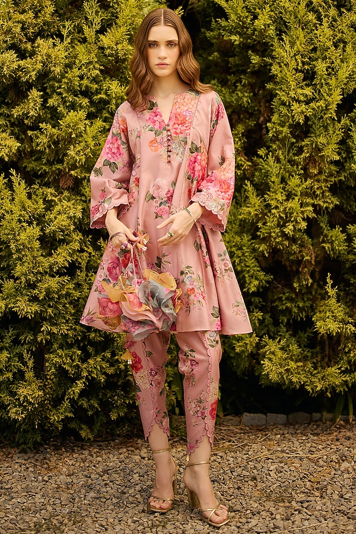 Dusky Pink Chanderi Printed Flared Kurta Set by Ridhi Mehra at Pernia's Pop Up Shop
