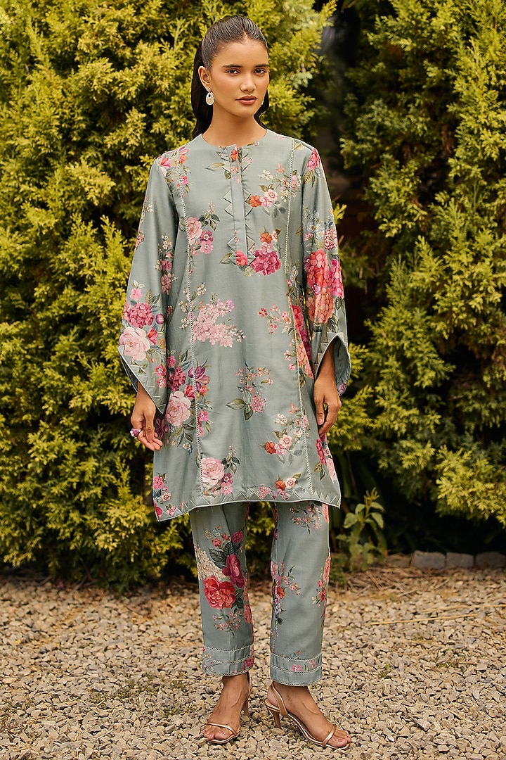 Sage Green Chanderi Printed Straight Kurta Set by Ridhi Mehra at Pernia's Pop Up Shop