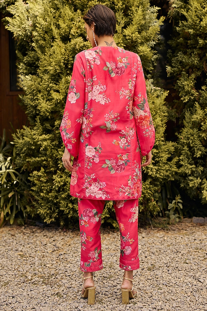 Fuchsia Chanderi Printed Straight Kurta Set by Ridhi Mehra at Pernia's Pop Up Shop