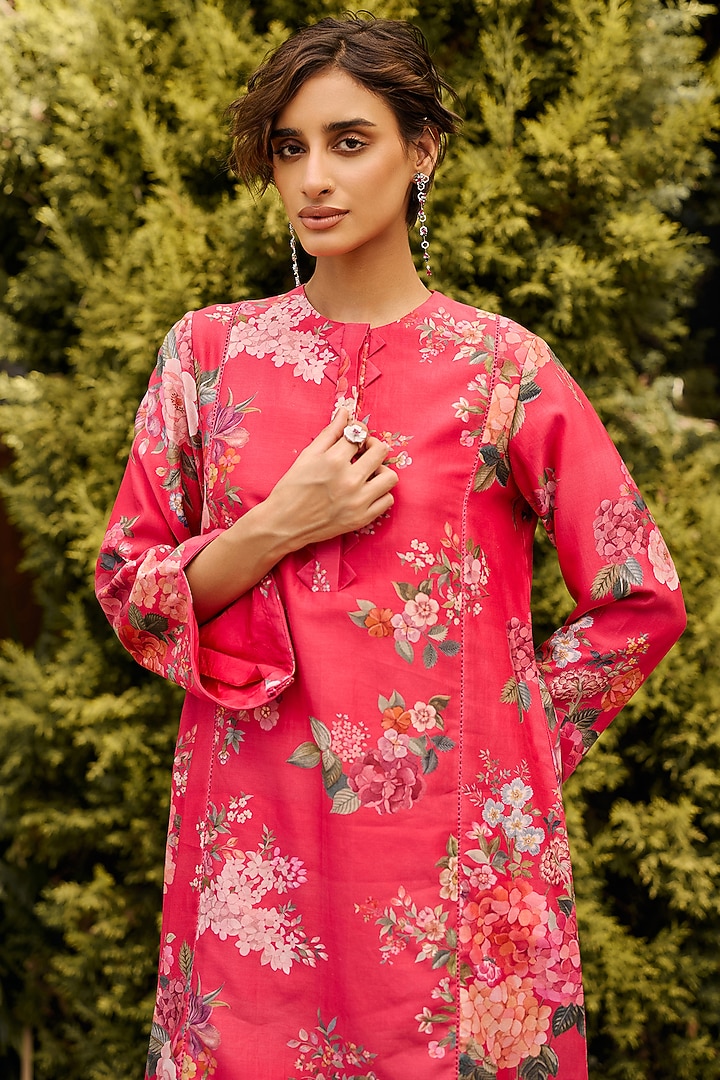 Fuchsia Chanderi Printed Straight Kurta Set by Ridhi Mehra at Pernia's Pop Up Shop
