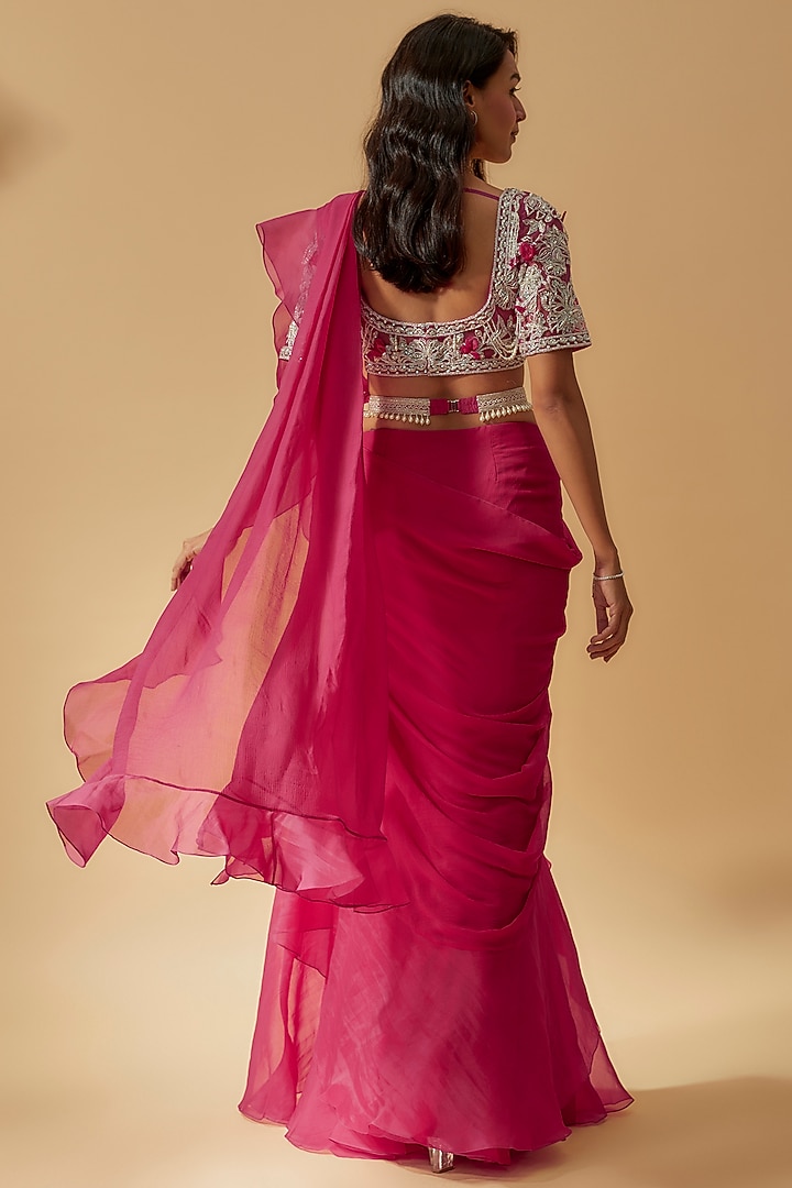 Red Organza Chiffon Draped Reception Saree Set by Ridhi Mehra at Pernia's Pop Up Shop