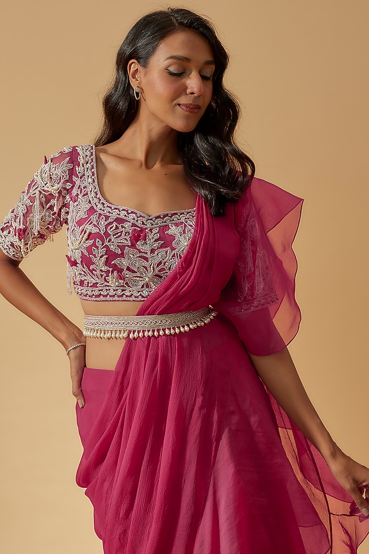 Red Organza Chiffon Draped Reception Saree Set by Ridhi Mehra at Pernia's Pop Up Shop