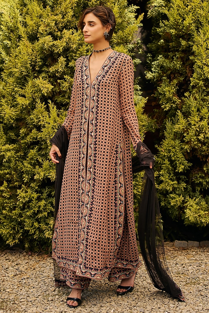 Black Georgette Printed & Embroidered Kurta Set by Ridhi Mehra at Pernia's Pop Up Shop