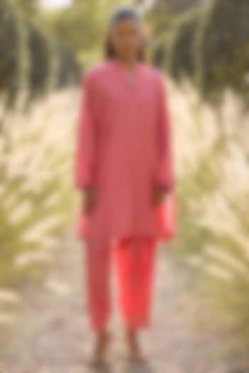 Fuchsia Chanderi Printed Straight Kurta Set by Ridhi Mehra at Pernia's Pop Up Shop