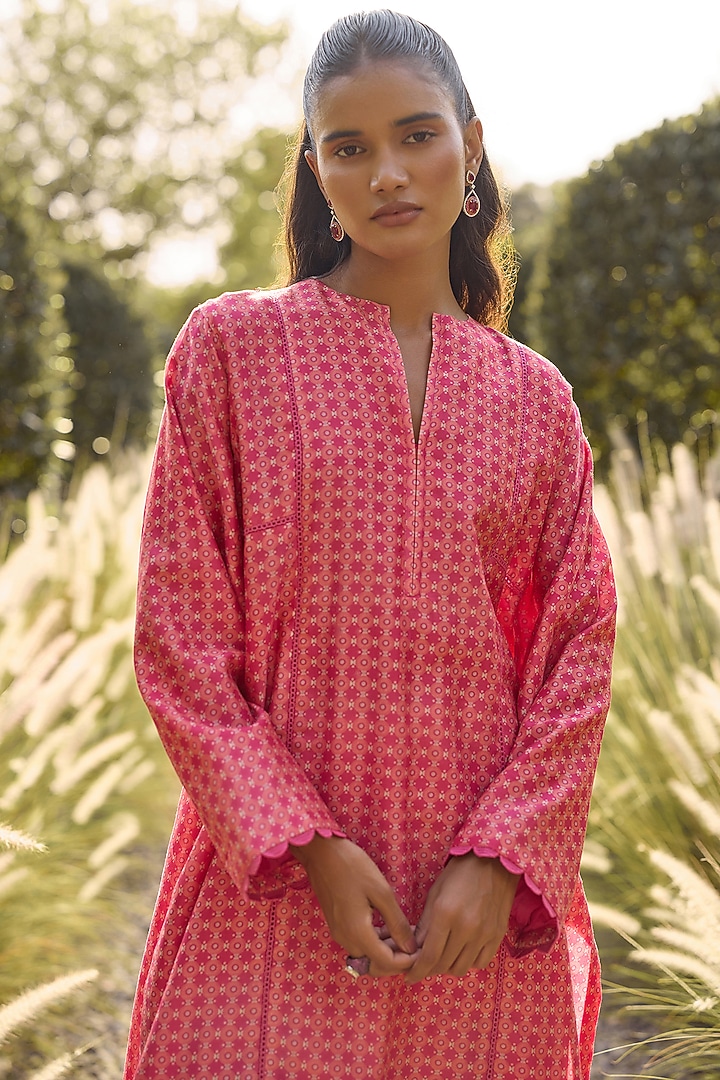 Fuchsia Chanderi Printed Straight Kurta Set by Ridhi Mehra at Pernia's Pop Up Shop
