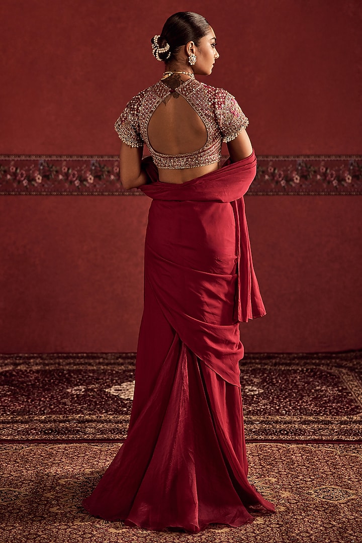 Red Chiffon Pre-Stitched Reception Saree Set by Ridhi Mehra at Pernia's Pop Up Shop