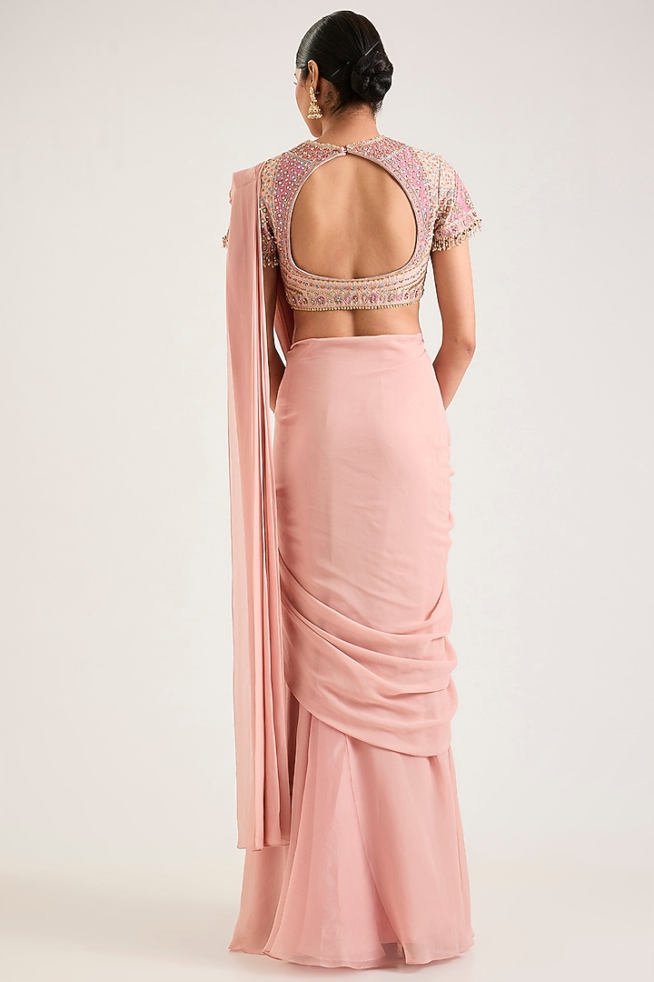 Dusty Pink Chiffon Pre-Stitched Reception Saree Set by Ridhi Mehra at Pernia's Pop Up Shop
