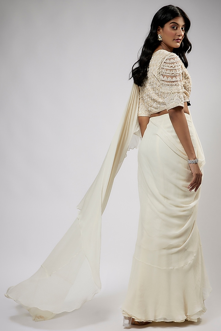 White Chiffon Draped Reception Saree Set by Ridhi Mehra at Pernia's Pop Up Shop
