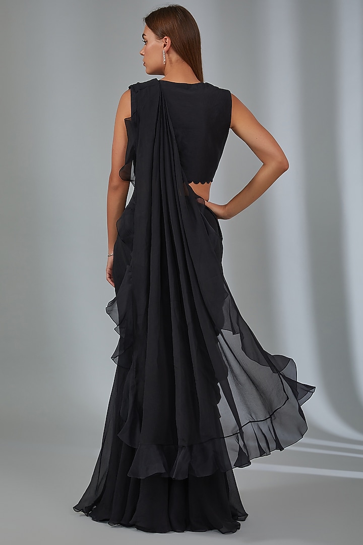 Black Chiffon & Organza Draped Reception Saree Set by Ridhi Mehra at Pernia's Pop Up Shop