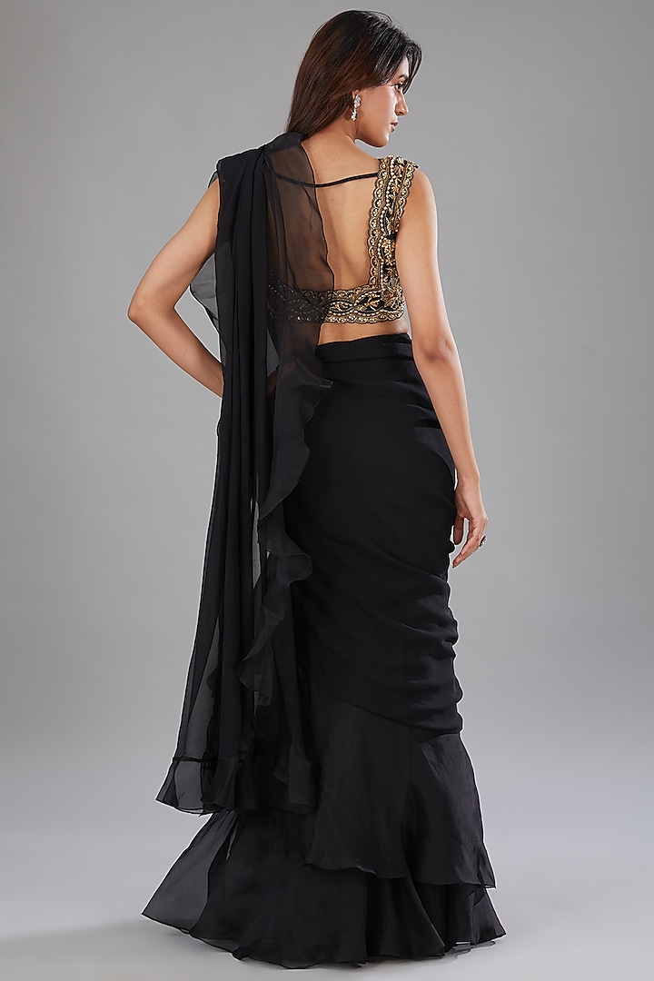 Black Chiffon & Organza Frilled Draped Reception Saree Set by Ridhi Mehra at Pernia's Pop Up Shop