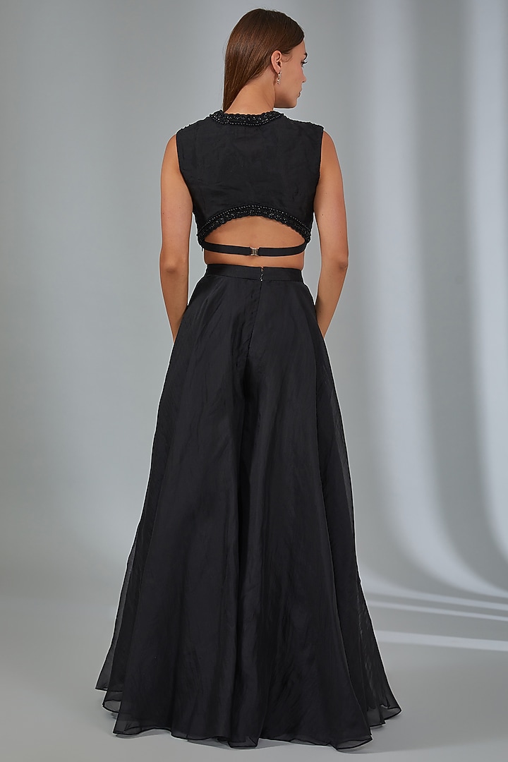 Black Net & Organza Embroidered Cape Set by Ridhi Mehra at Pernia's Pop Up Shop