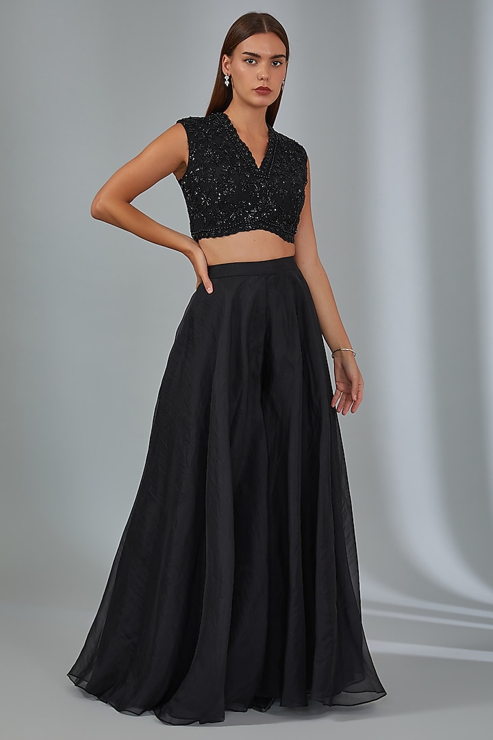 Black Net & Organza Embroidered Cape Set by Ridhi Mehra at Pernia's Pop Up Shop