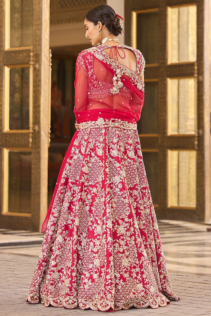 Red Organza Embroidered Bridal Lehenga Set by Ridhi Mehra at Pernia's Pop Up Shop