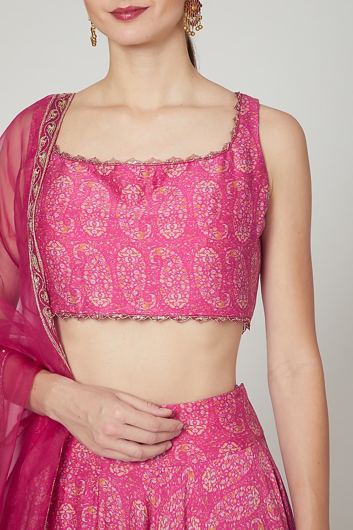 Fuchsia Printed Skirt Set by Ridhi Mehra at Pernia's Pop Up Shop
