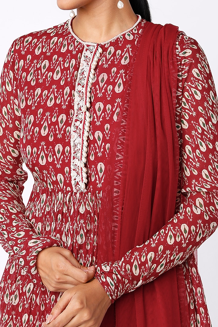 Red Printed Gharara Set by Ridhi Mehra at Pernia's Pop Up Shop