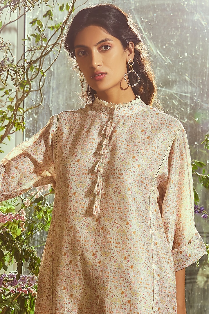 Off-White Printed Kurta by Ridhi Mehra Pret at Pernia's Pop Up Shop
