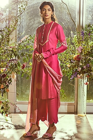 Fuchsia Chanderi Kurta by Ridhi Mehra Pret