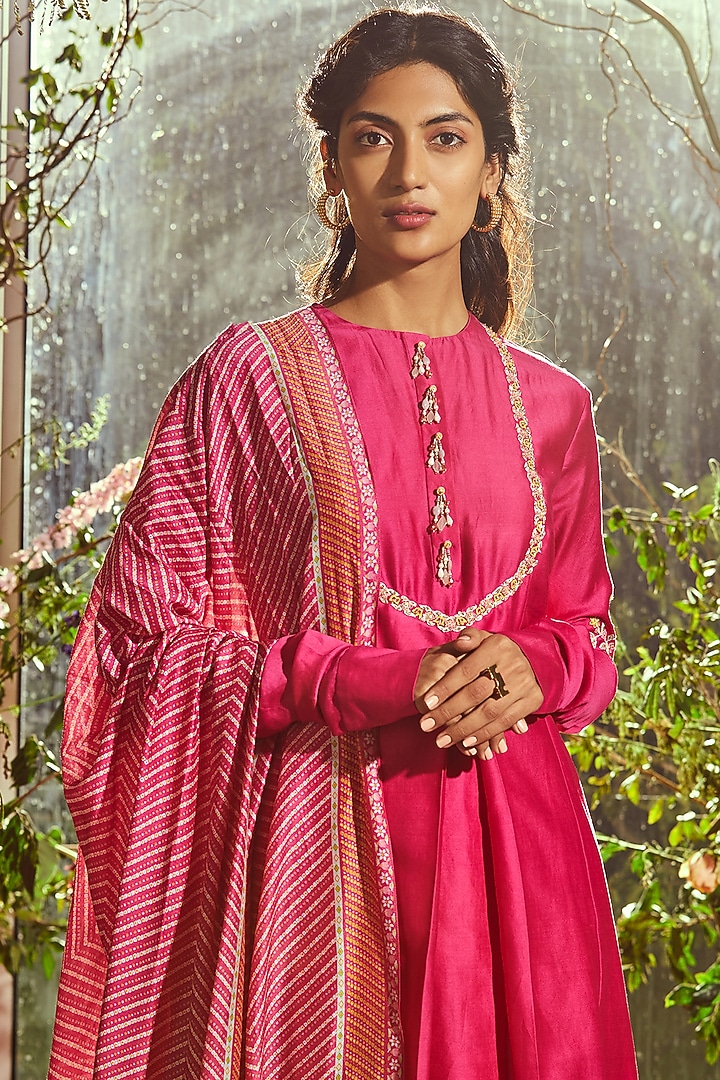 Fuchsia Chanderi Kurta by Ridhi Mehra Pret at Pernia's Pop Up Shop
