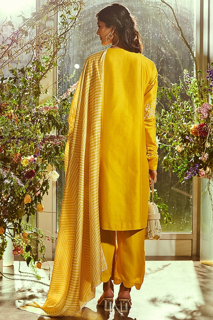 Cadmium Yellow Chanderi Kurta by Ridhi Mehra Pret at Pernia's Pop Up Shop