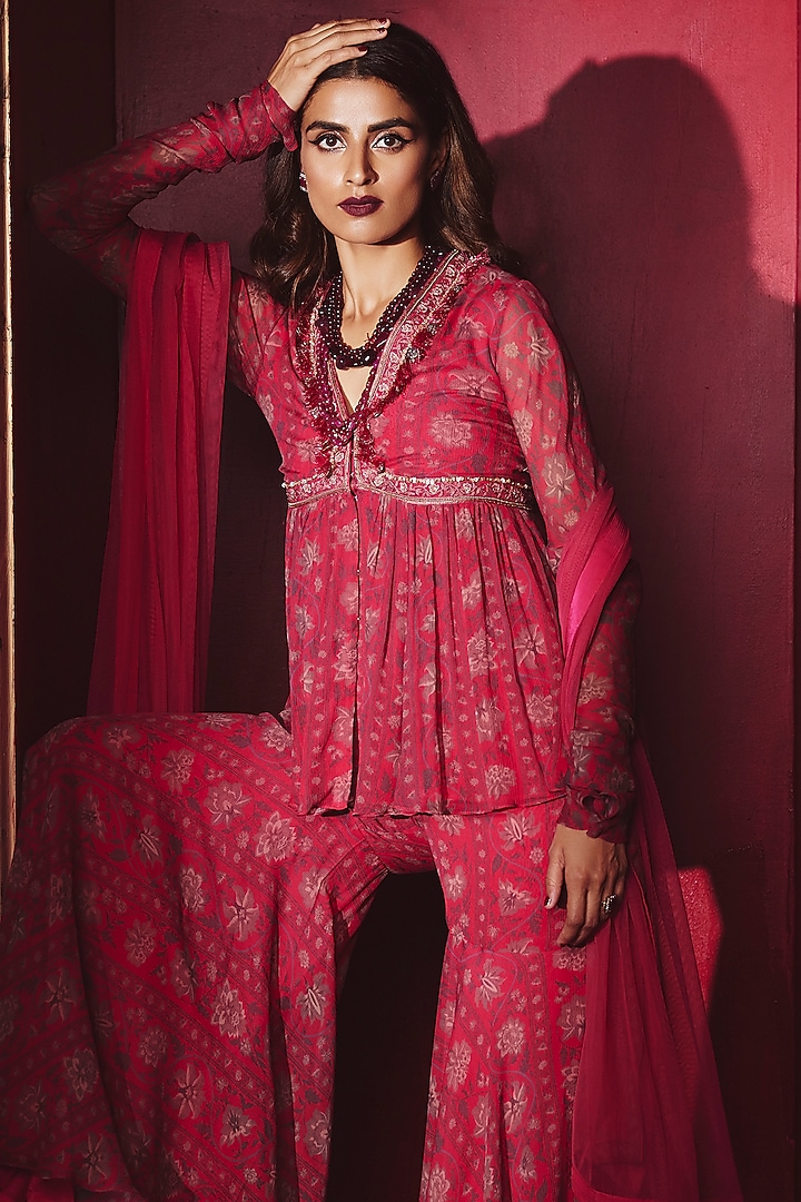 Fuchsia Printed Gharara Set by Ridhi Mehra at Pernia's Pop Up Shop