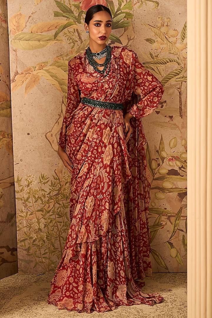 Red Chiffon Printed Draped Reception Saree Set by Ridhi Mehra at Pernia's Pop Up Shop