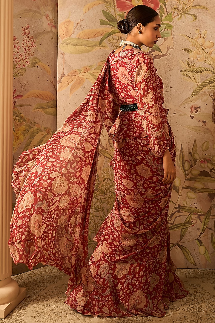 Red Chiffon Printed Draped Reception Saree Set by Ridhi Mehra at Pernia's Pop Up Shop